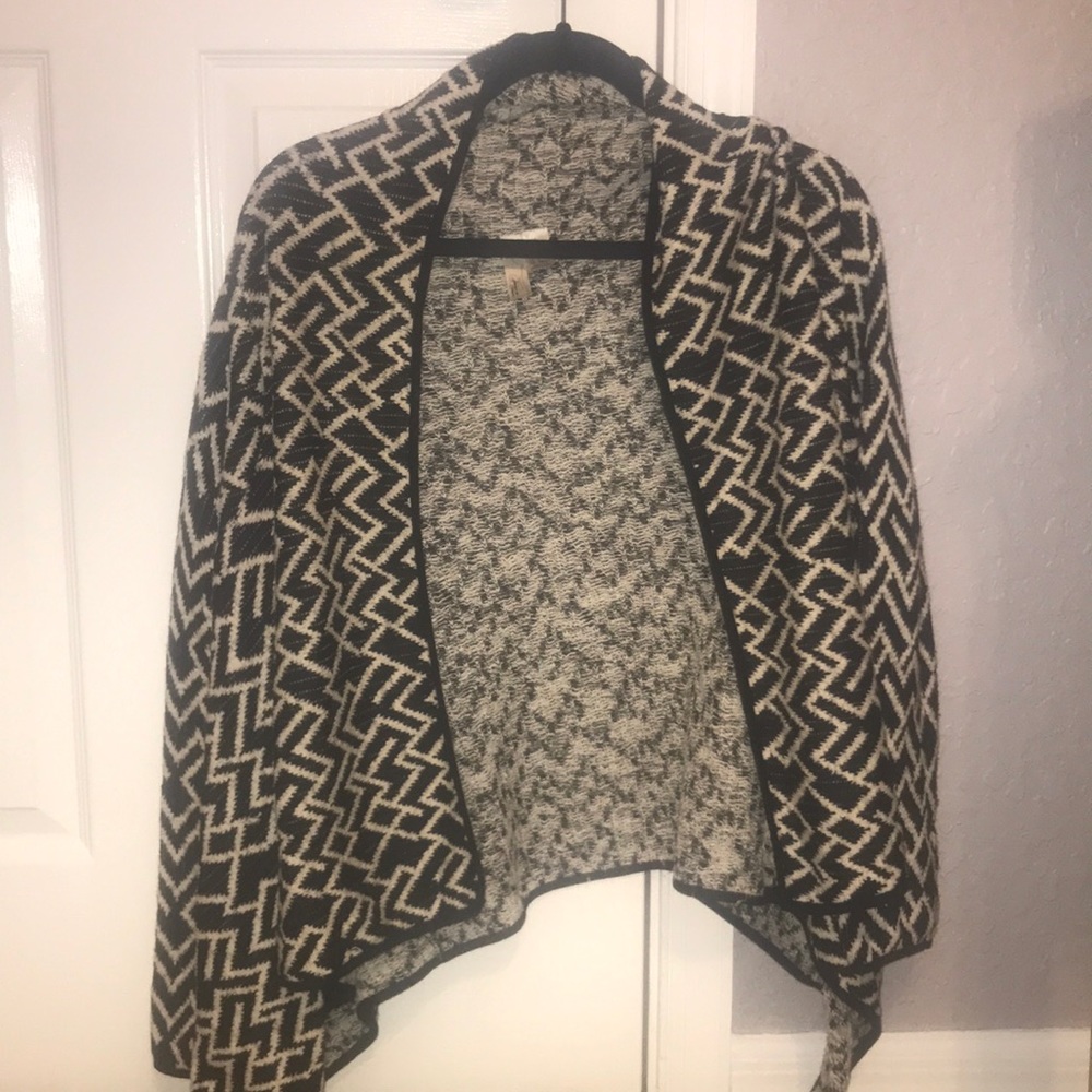 Forever 21 Zig Zag Cape Cardigan Small